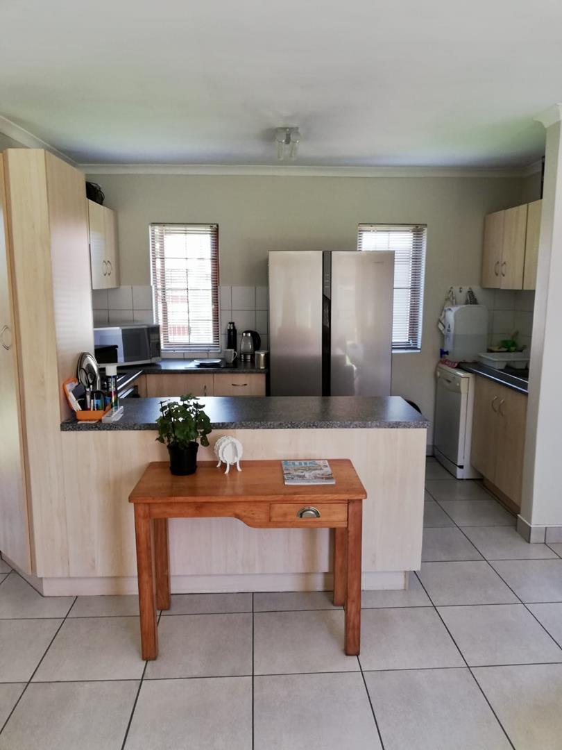 2 Bedroom Property for Sale in Langenhovenpark Free State